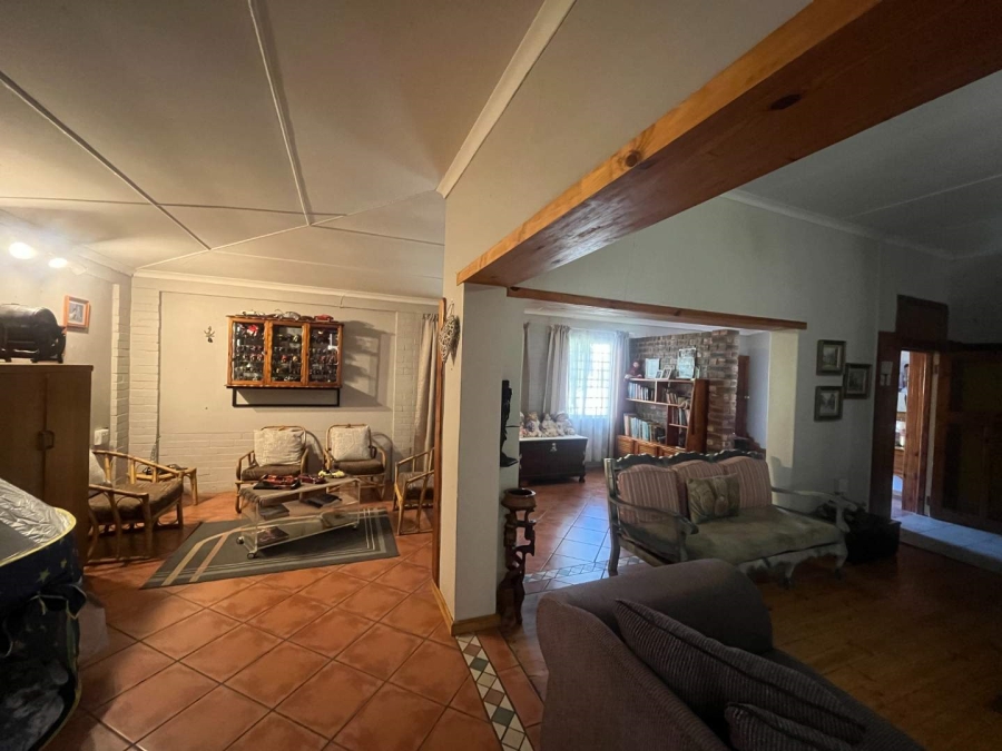 4 Bedroom Property for Sale in Kanoneiland Northern Cape